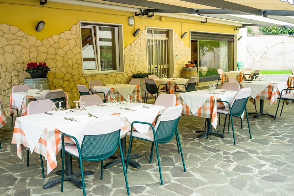 Albergo Olivo Belluno Veronese Bagian luar foto