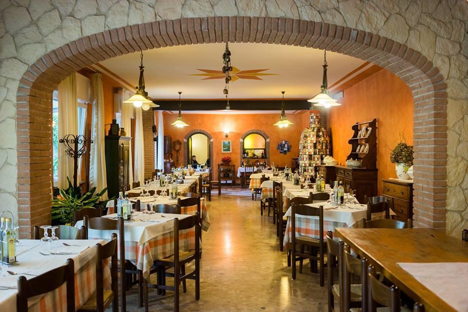 Albergo Olivo Belluno Veronese Bagian luar foto